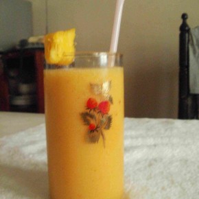 Clean Eating Pineapple, Mango and Orange Smoothie